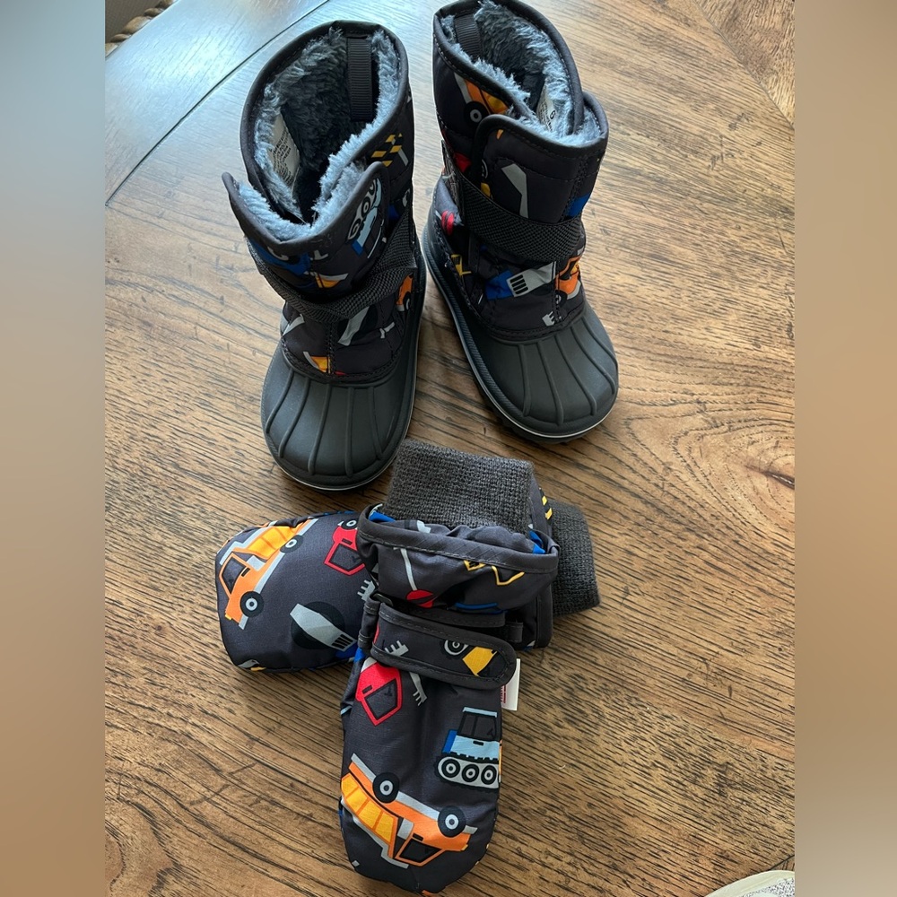 Snow boots and gloves